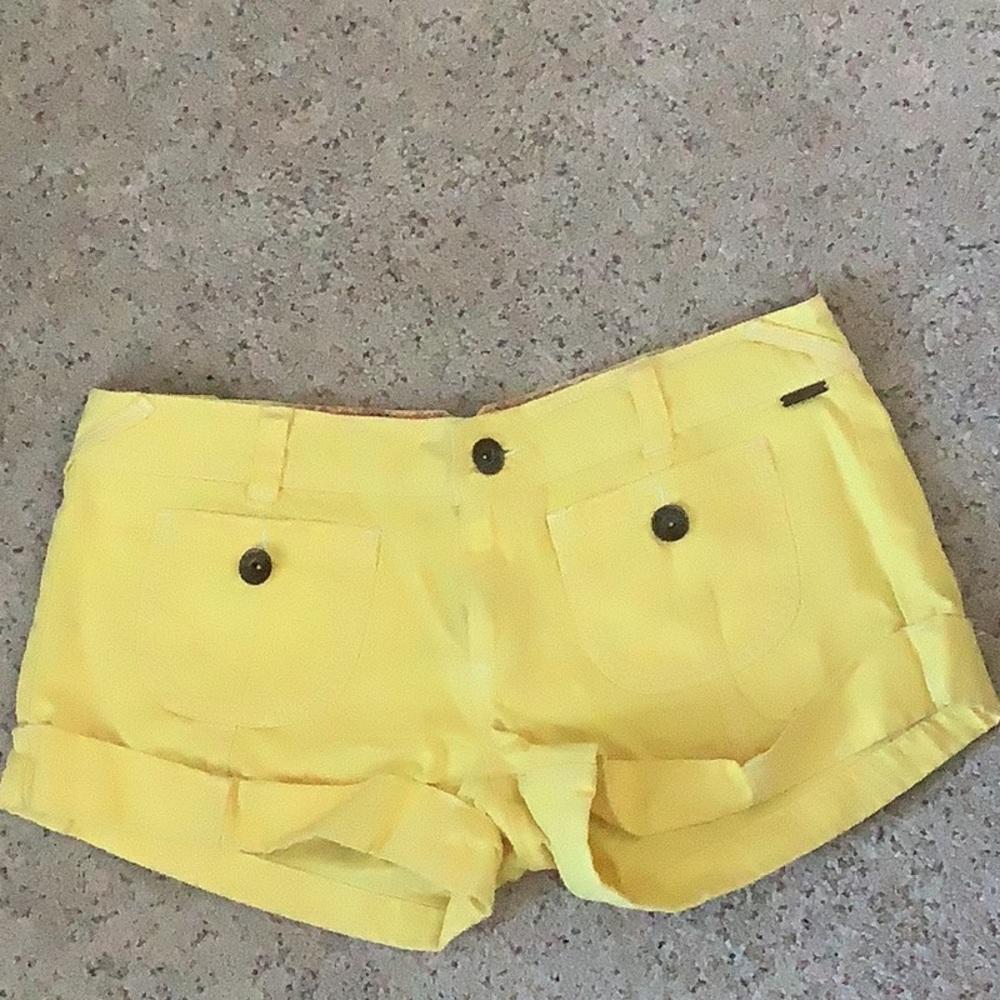 Billabong  cotton yellow shorts, size 9 , like new